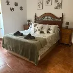 La De Leo Y Lola Villa *