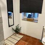 La De Leo Y Lola Villa