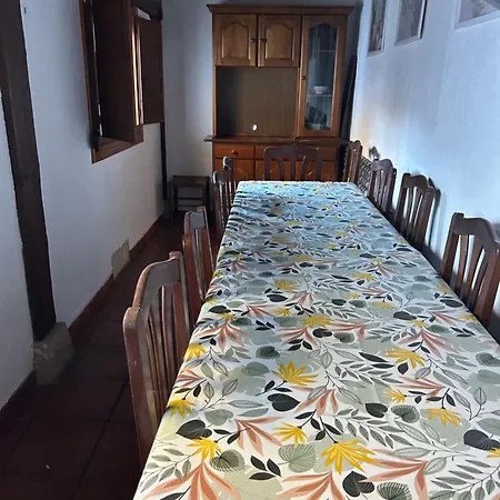 La De Leo Y Lola Villa